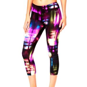 Calvin Klein Performance Quick Dry Multi Colored Cropped Active Leggings. Size S